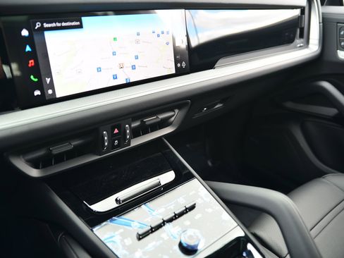 Certified 2026 Porsche Cayenne E-Hybrid image 30