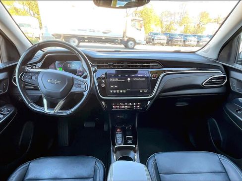 Certified 2023 Chevrolet Bolt EUV LT w/ Convenience Package image 21