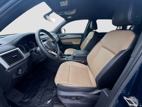 Used 2021 Volkswagen Atlas Cross Sport SE FWD image 18