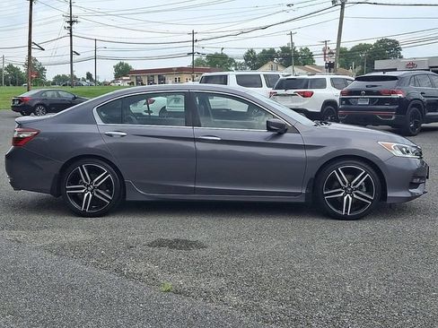 Used 2016 Honda Accord Sport image 7