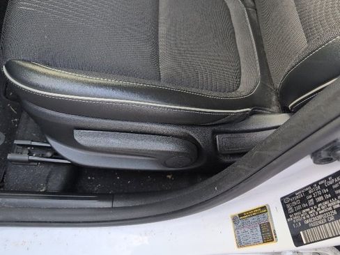 Used 2023 Hyundai Venue Limited w/ Cargo Package image 24