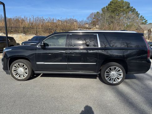 Used 2017 Cadillac Escalade ESV Platinum image 8