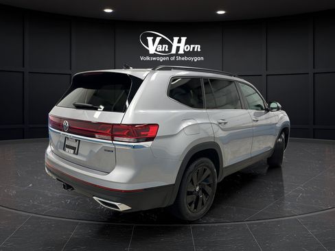 Used 2026 Volkswagen Atlas SE w/ Black Wheel Package AWD/4WD image 7