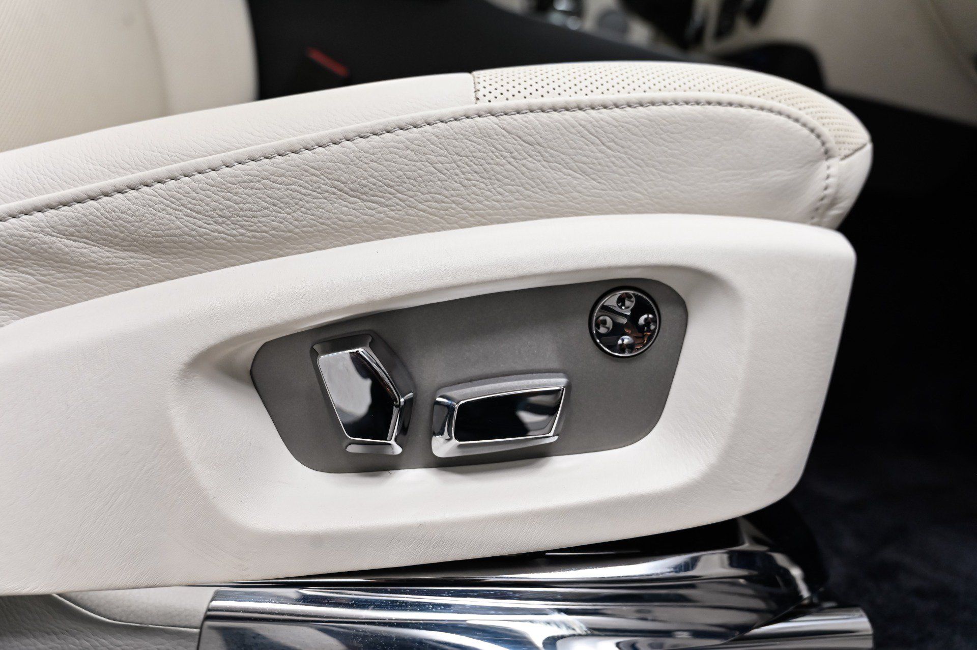 Used 2012 Rolls-Royce Ghost RWD image 29
