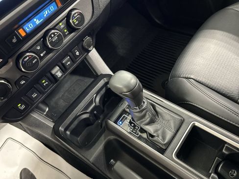 Used 2023 Toyota Tacoma TRD Off-Road w/ TRD Premium Off Road Package AWD/4WD image 18