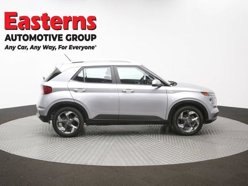 Used 2024 Hyundai Venue SEL FWD image 44