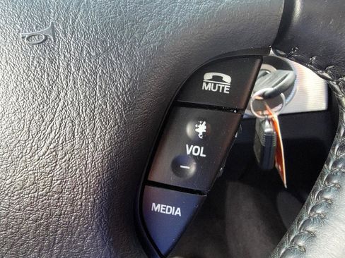 Used 2004 Ford Thunderbird Deluxe image 40