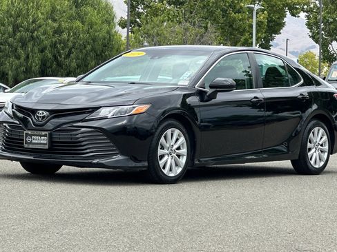 Used 2019 Toyota Camry LE FWD image 8