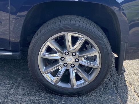 Used 2018 Chevrolet Suburban Premier AWD/4WD image 10