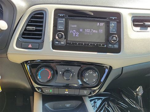 Used 2019 Honda HR-V LX image 10