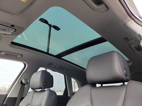 Used 2022 Audi Q5 2.0T Prestige w/ Prestige Package image 24