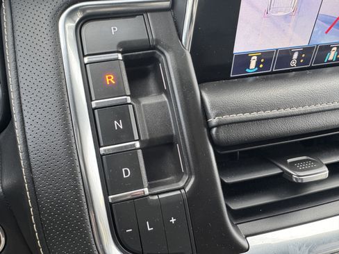 Used 2021 GMC Yukon SLT w/ SLT Luxury Plus Package image 29