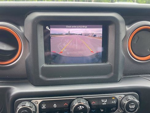 Used 2021 Jeep Gladiator Mojave w/ Cold Weather Group AWD/4WD image 19