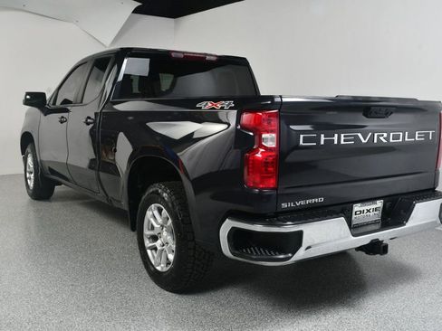 Used 2023 Chevrolet Silverado 1500 LT AWD/4WD image 9