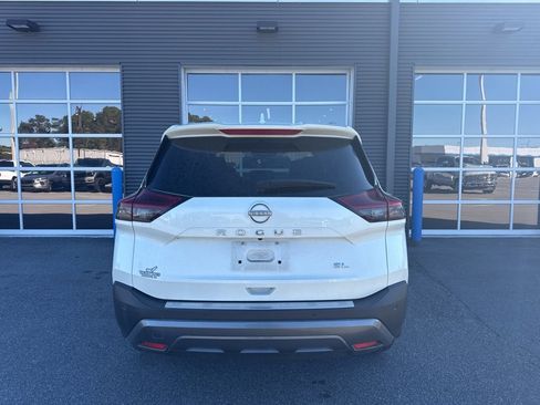 Used 2023 Nissan Rogue SL w/ SL Premium Package image 3