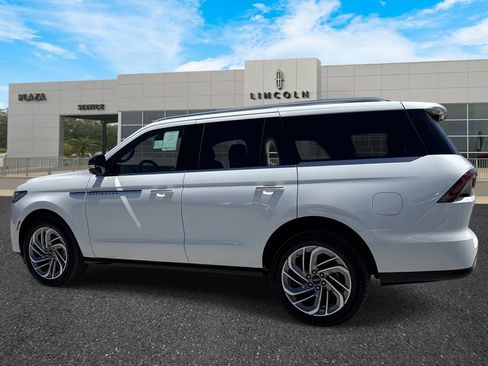 New 2026 Lincoln Navigator Reserve AWD/4WD image 5