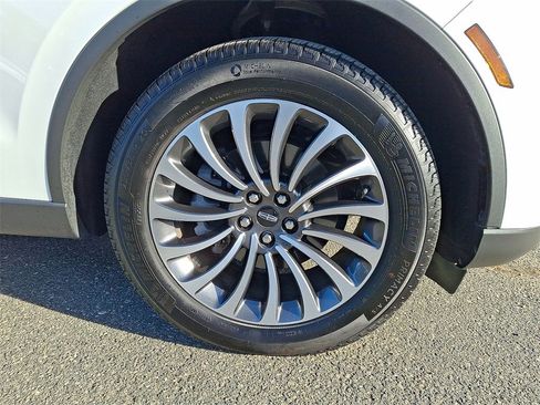 Used 2024 Lincoln Aviator AWD w/ Premium Package image 27