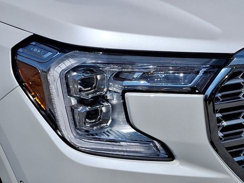 Certified 2023 GMC Terrain Denali w/ Denali Premium Package AWD/4WD image 9