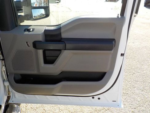 Used 2022 Ford F250 XL w/ Power Equipment Group image 29