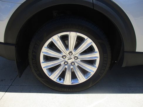 Used 2022 Ford Explorer Limited w/ Hybrid Equipment Group 310A AWD/4WD image 14
