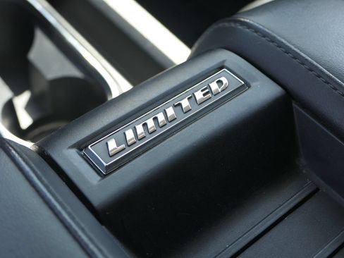Used 2019 Toyota Tundra Limited w/ Limited Premium Package AWD/4WD image 25