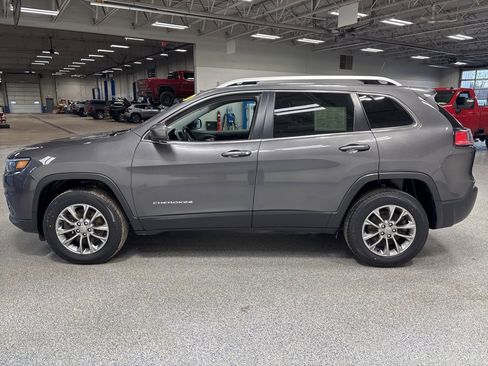 Used 2020 Jeep Cherokee Latitude Plus w/ Cold Weather Group image 4