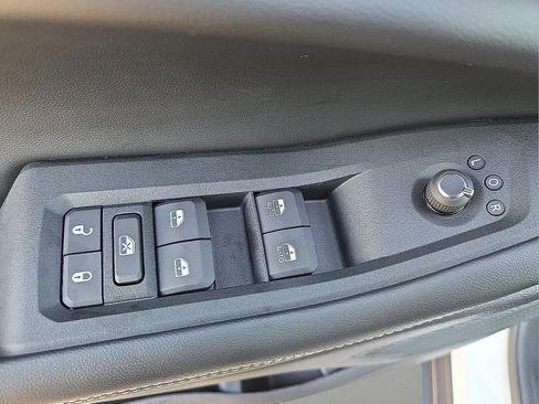 Used 2025 Jeep Grand Cherokee L Laredo image 16