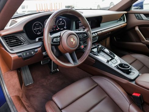 Used 2025 Porsche 911 Carrera T image 4