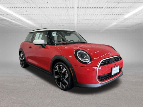 Certified 2025 MINI Cooper 2-Door Hardtop image 7