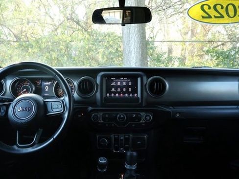 Used 2022 Jeep Gladiator Sport image 13