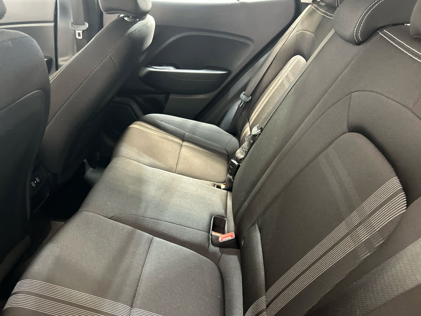 Used 2025 Hyundai Venue SEL FWD image 9