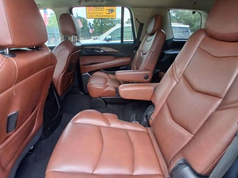 Used 2019 Cadillac Escalade Premium Luxury w/ LPO, Radiant Package image 22