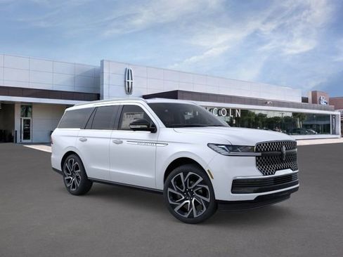 New 2026 Lincoln Navigator Reserve AWD/4WD image 8