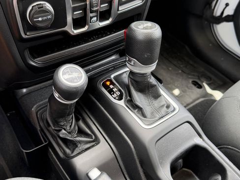 Used 2021 Jeep Wrangler Unlimited Sport AWD/4WD image 24