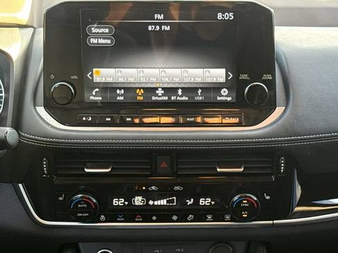 Used 2023 Nissan Rogue SL w/ SL Premium Package FWD image 12