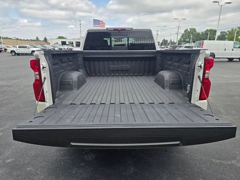 Used 2024 Chevrolet Silverado 1500 High Country w/ Z71 Off-Road Package AWD/4WD image 5
