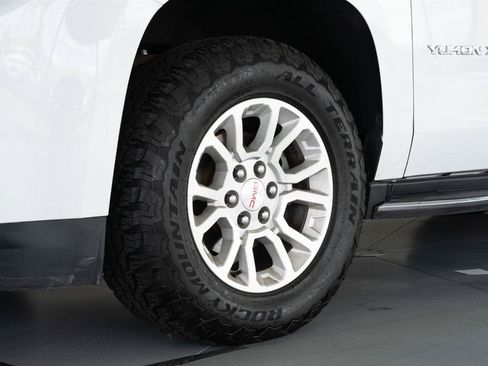 Used 2019 GMC Yukon XL SLT AWD/4WD image 5