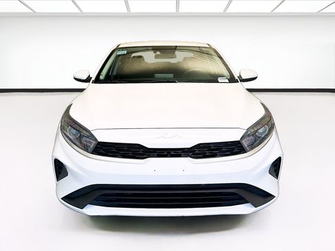 Used 2023 Kia Forte LXS FWD image 2