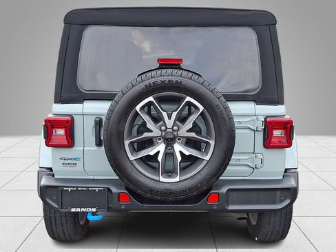 Used 2024 Jeep Wrangler Unlimited w/ Convenience Group AWD/4WD image 6