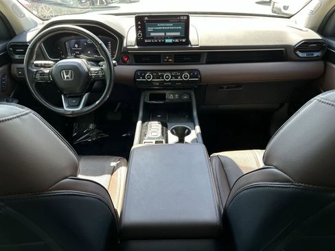 Used 2025 Honda Pilot Elite image 15
