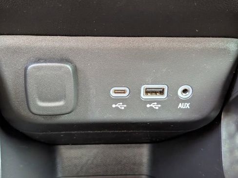 Used 2022 Chevrolet TrailBlazer RS image 18