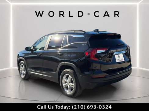 Used 2022 GMC Terrain SLE w/ Driver Convenience Package image 5