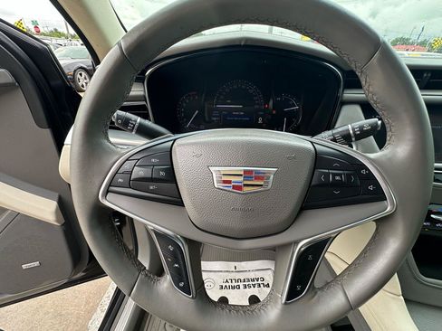 Used 2017 Cadillac XT5 Premium Luxury FWD image 15