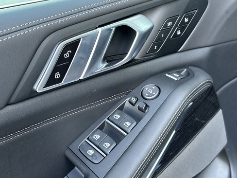 New 2026 BMW X5 xDrive40i w/ M Sport Package image 24