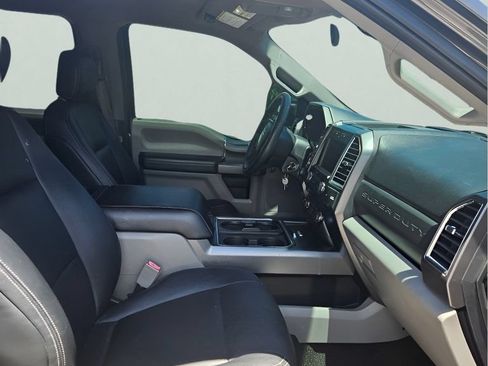 Used 2018 Ford F250 XLT w/ XLT Premium Package AWD/4WD image 15