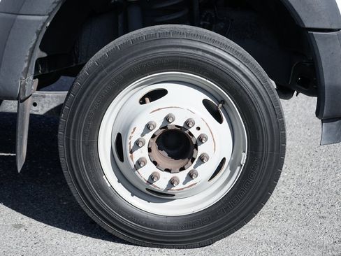 Used 2017 Ford F550 2WD Regular Cab Super Duty image 41