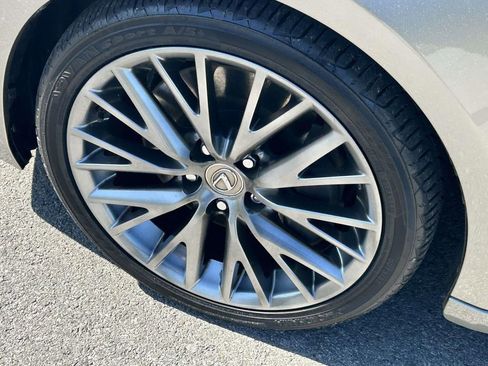 Used 2017 Lexus IS 200t RWD image 9