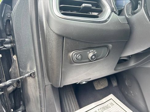 Used 2019 Chevrolet Equinox LT AWD/4WD image 18