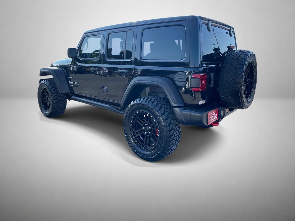 Used 2018 Jeep Wrangler Unlimited Sahara AWD/4WD image 5