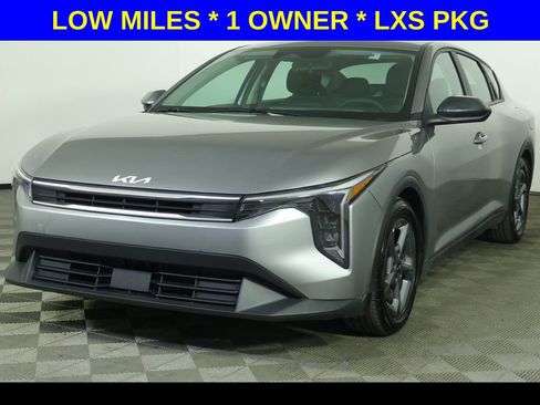 Used 2025 Kia K4 LXS image 1